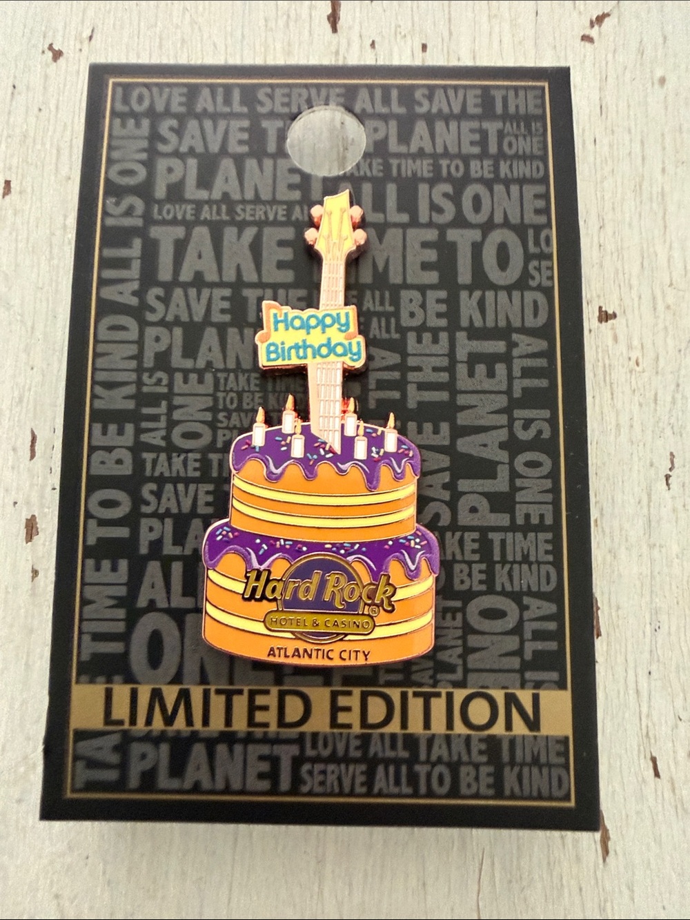 Hard Rock Atlantic City Hotel & Casino 'Happy Birthday' Guitar Cake Piin